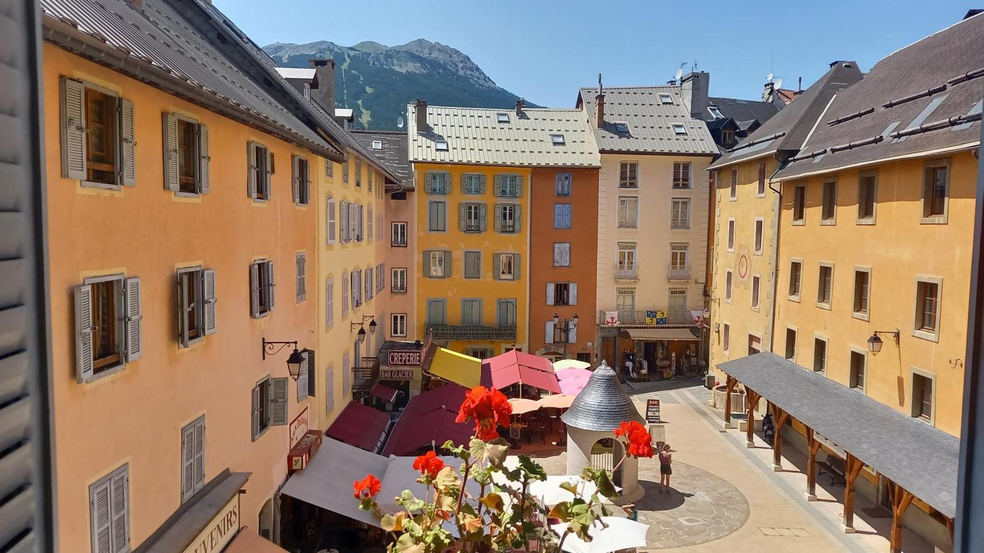 Appartement De Charme Le 1707 Au Coeur De La Cite Vauban Briançon Dış mekan fotoğraf
