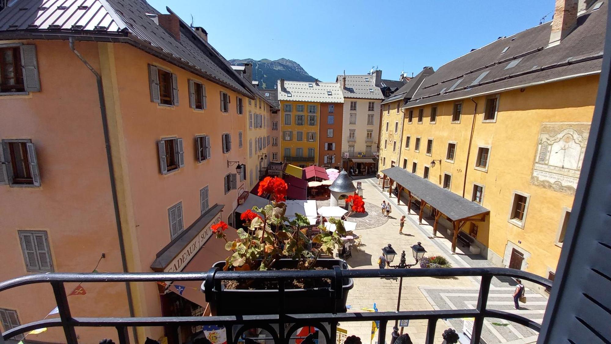 Appartement De Charme Le 1707 Au Coeur De La Cite Vauban Briançon Dış mekan fotoğraf